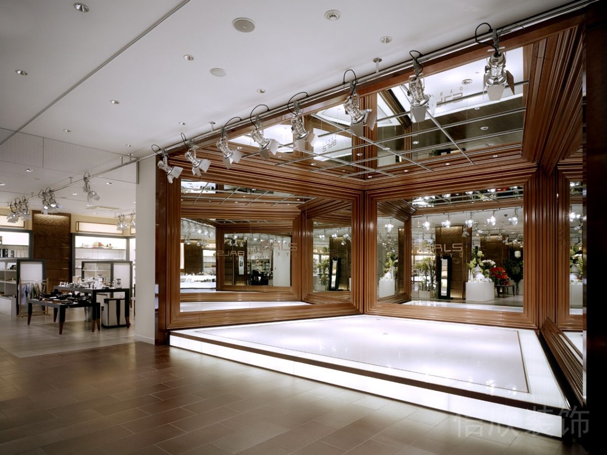 深圳羅湖區(qū)金光華廣場珠寶飾品店裝修 體驗(yàn)區(qū)周邊水銀鏡