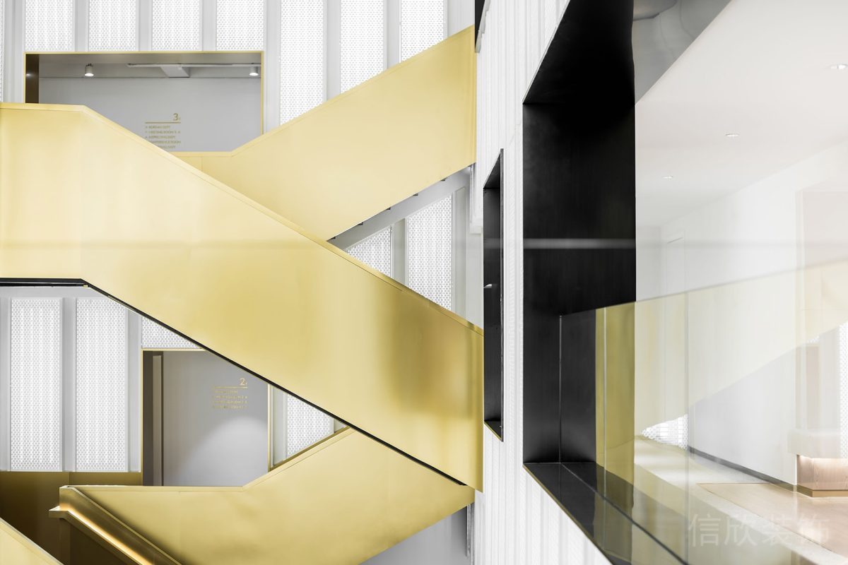 辦公室鎏金樓梯簡約實用空間設(shè)計