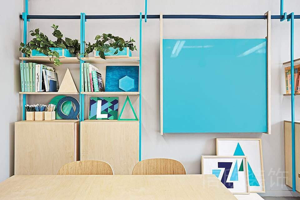 時尚蒂芙尼藍木質(zhì)展柜教室墻體設(shè)計