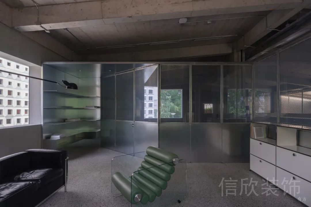 簡(jiǎn)歐鋁合金搭配玻璃屏風(fēng)洽談室裝修