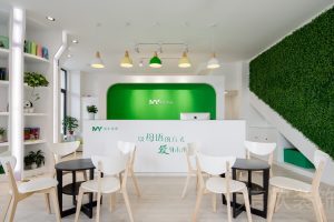 羅湖區(qū)田貝愛未英語培訓(xùn)機(jī)構(gòu)白色前臺裝修
