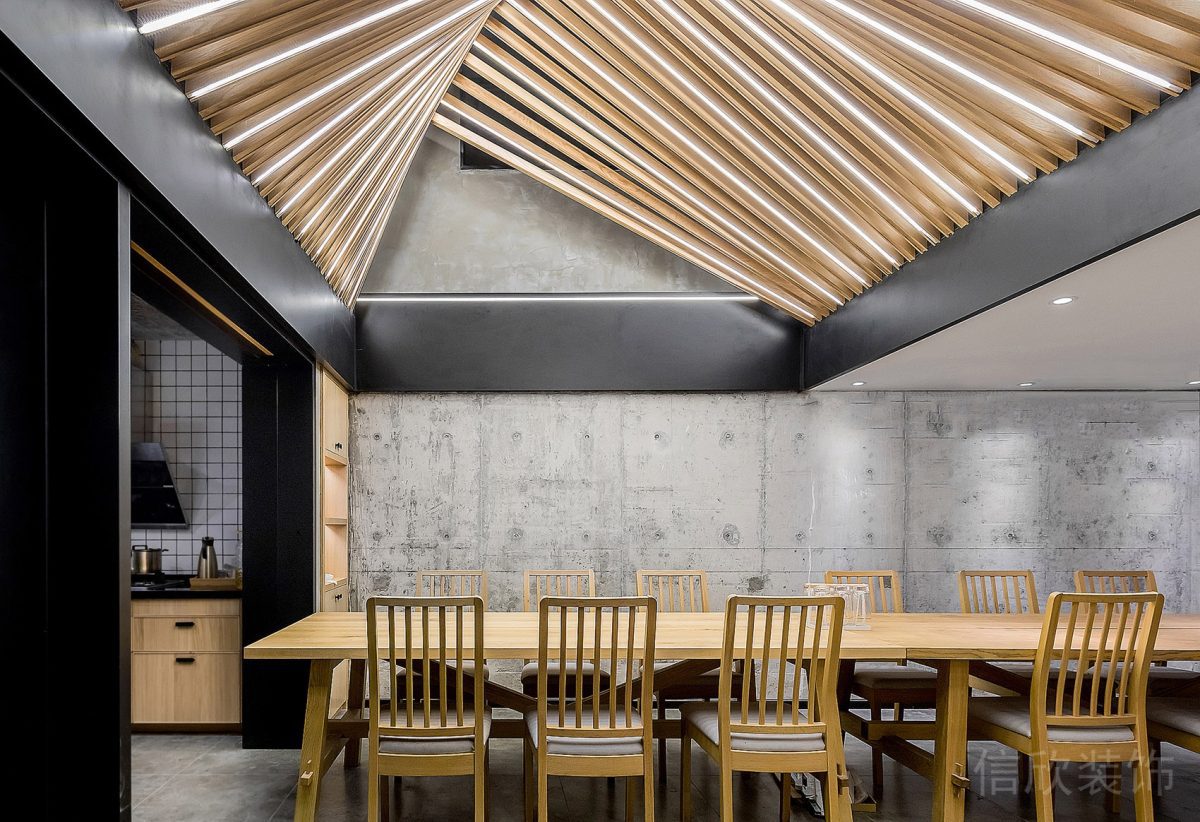 木飾面斜屋吊頂天花員工餐廳設(shè)計(jì)