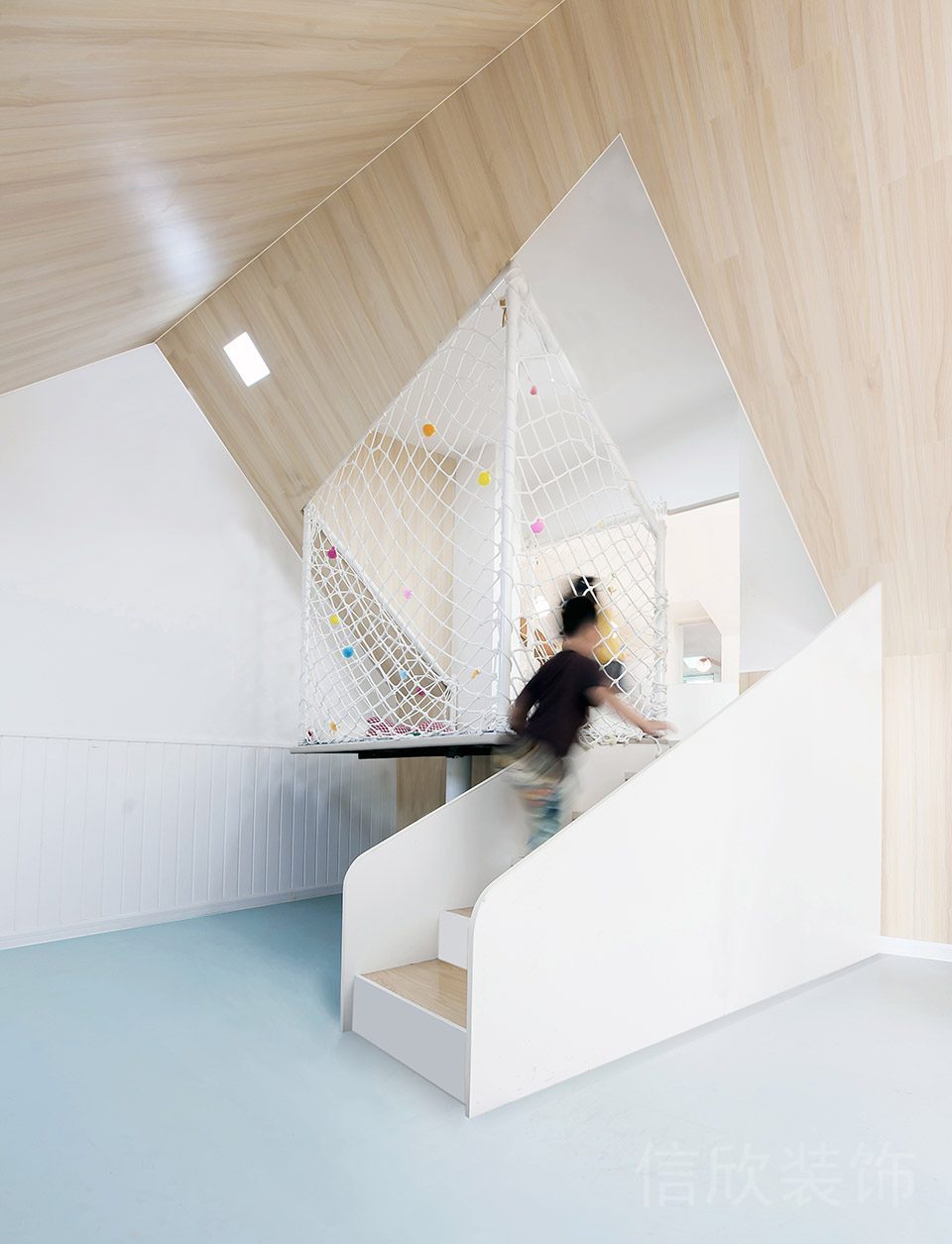 深圳福田區(qū)華強北少兒教育培訓機構裝修兒童玩樂樓梯