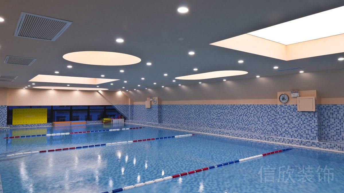 深圳市龍華區(qū)理想時(shí)代大廈同心游泳館裝修設(shè)計(jì)游泳室矩形圓形筒燈