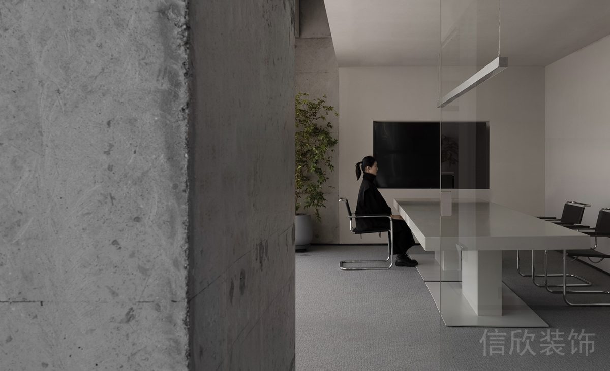 現(xiàn)代簡約工業(yè)風純白洽談會議室