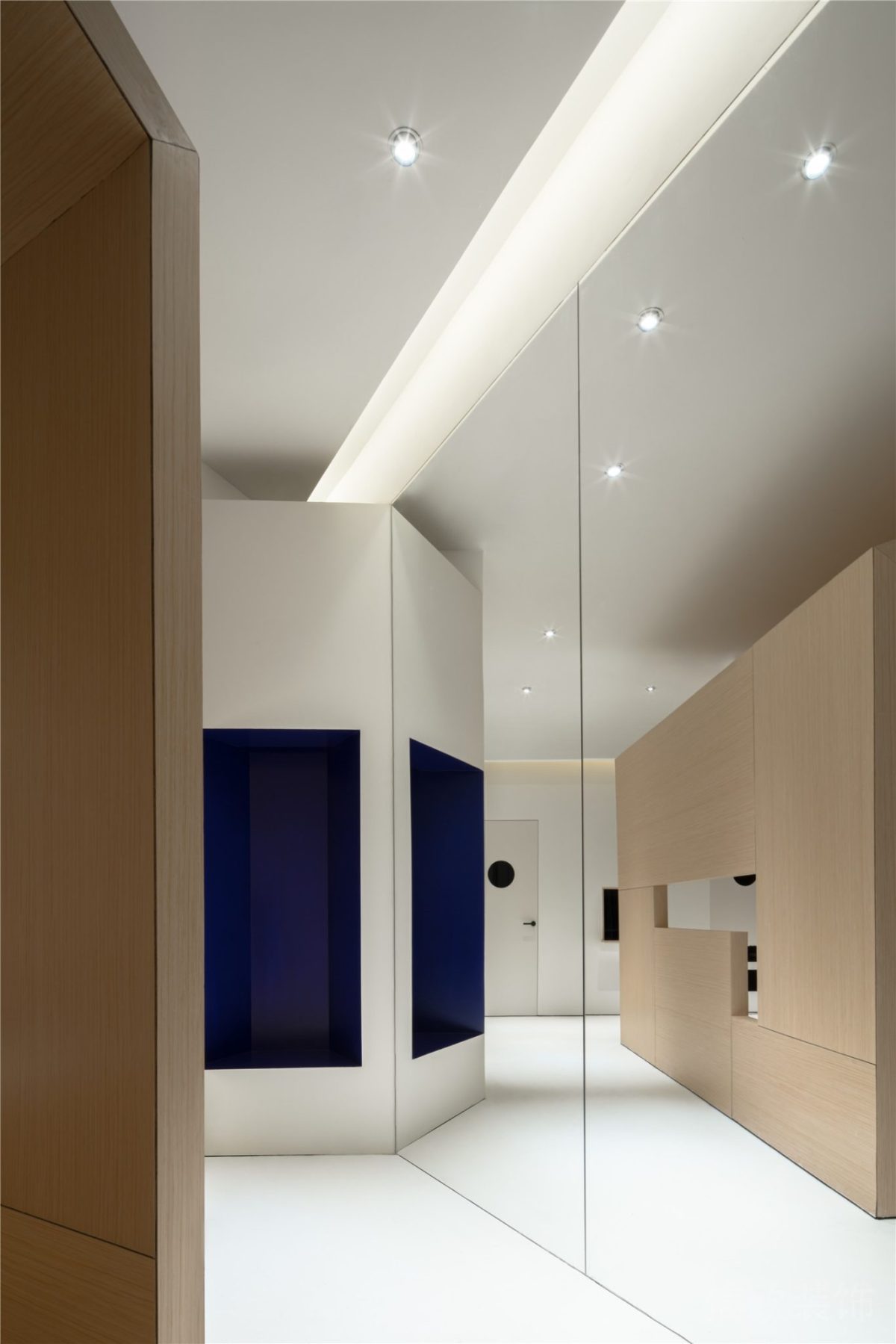 西鄉(xiāng)極唱聲樂培訓(xùn)中心過道玻璃隔墻裝修