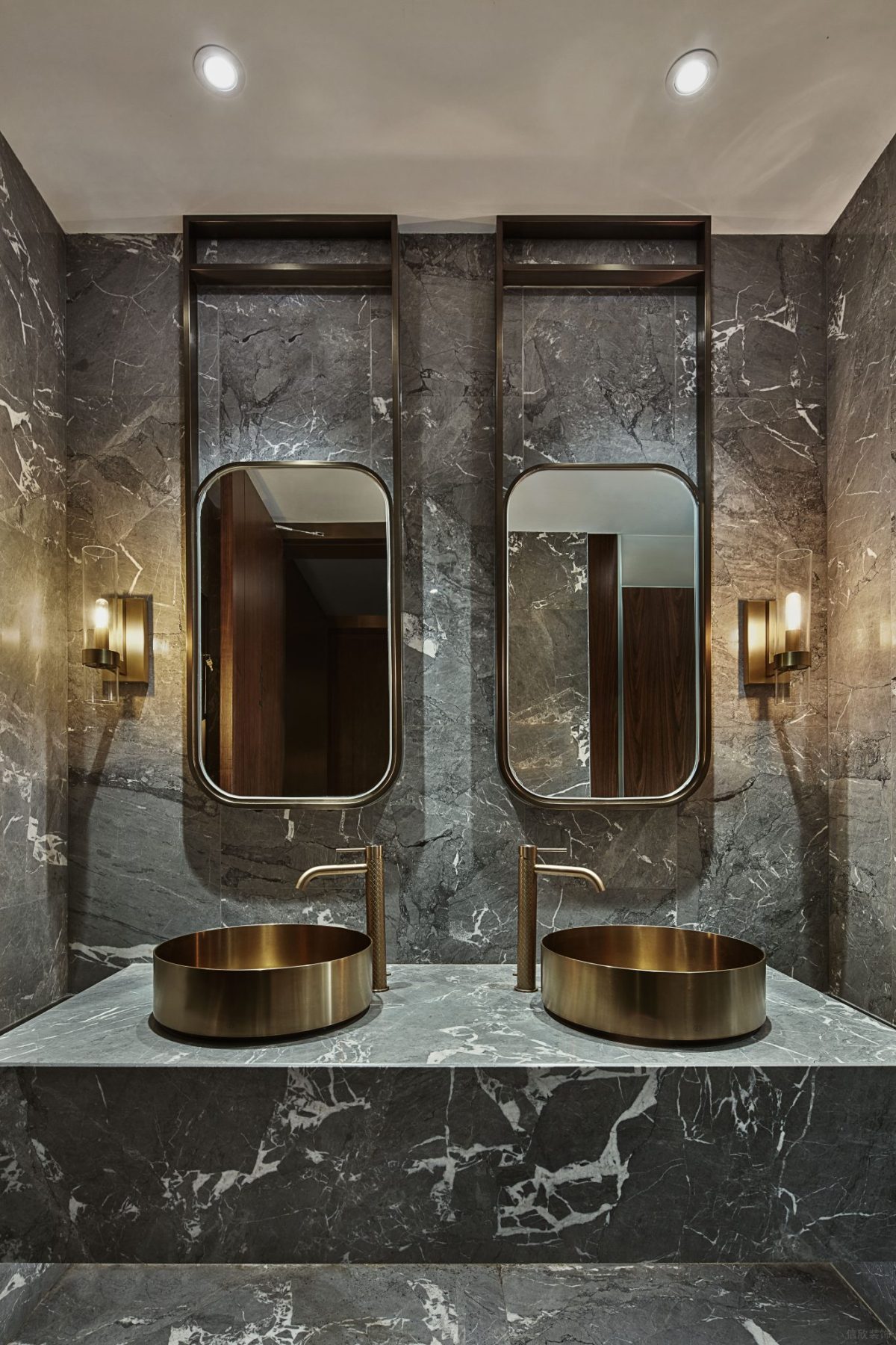 鎏金金屬洗手臺輕奢風(fēng)洗手間辦公室設(shè)計裝修