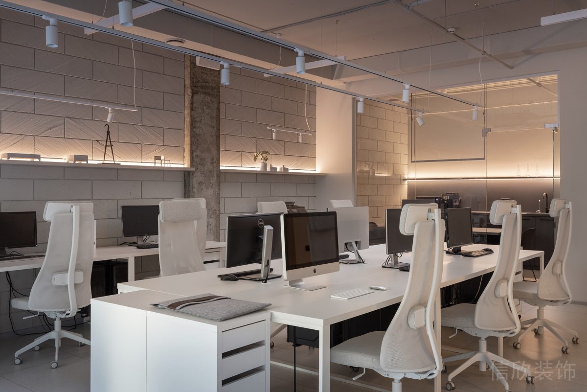 純白簡(jiǎn)約風(fēng)辦公空間開(kāi)放辦公區(qū)吊頂設(shè)計(jì)