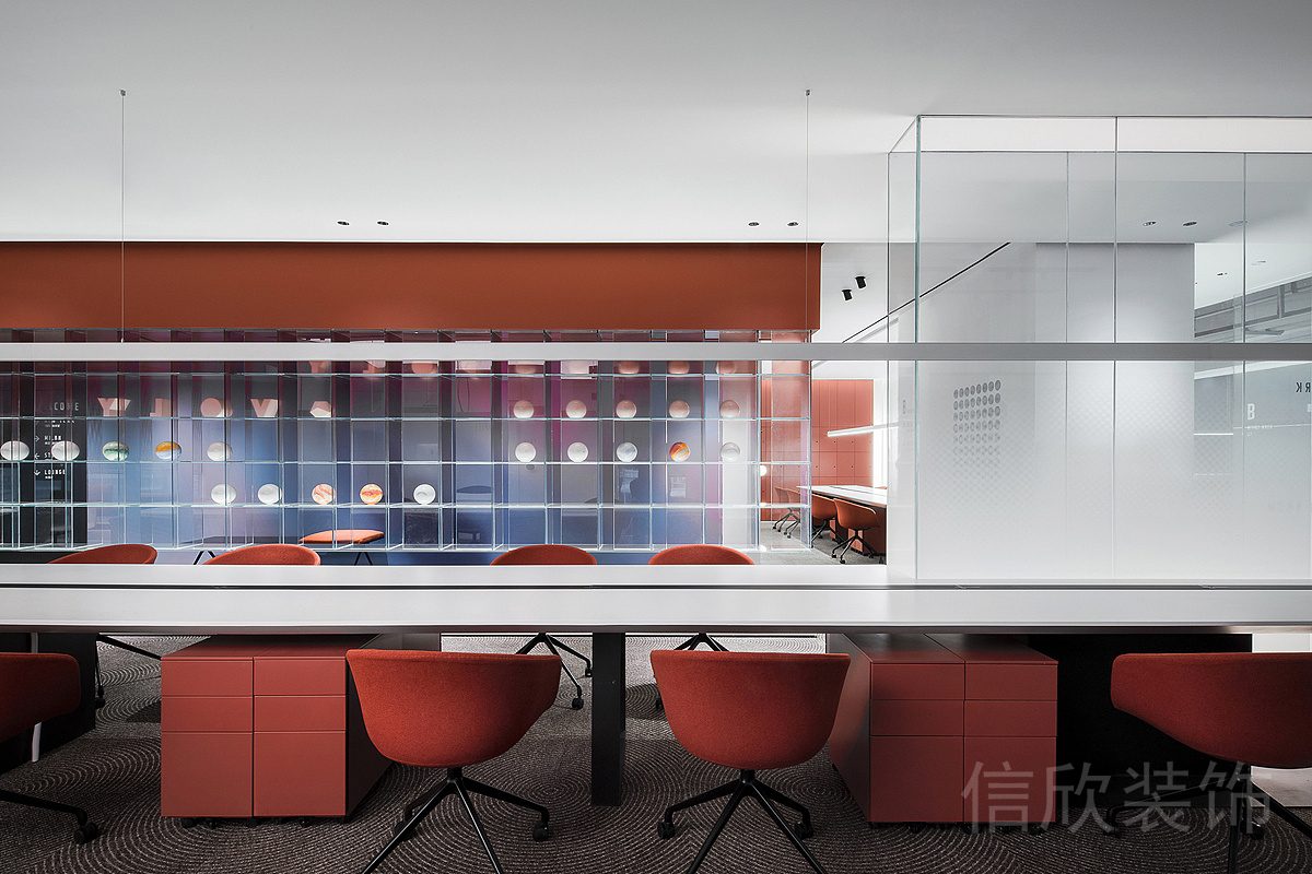 橙色現(xiàn)代辦公室會(huì)議室直線式設(shè)計(jì)圖