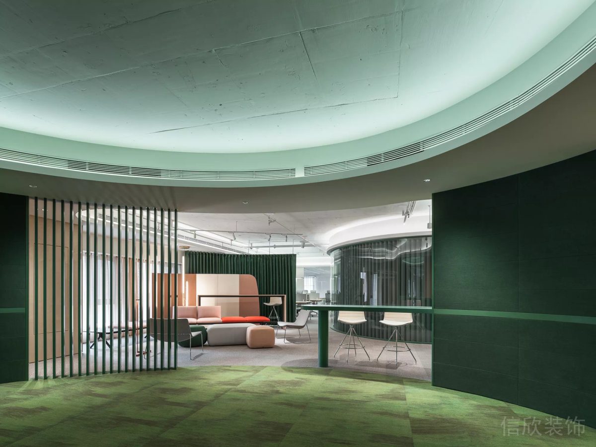 柵格條紋楓木隔斷墻體設(shè)計(jì)辦公室大廳