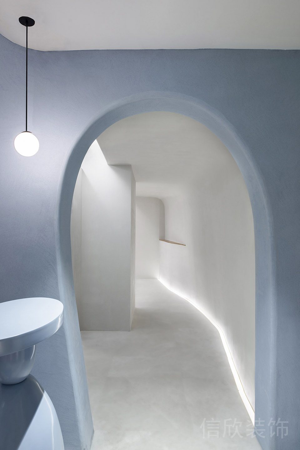 拱形藍(lán)色過道瑜伽機(jī)構(gòu)設(shè)計(jì)