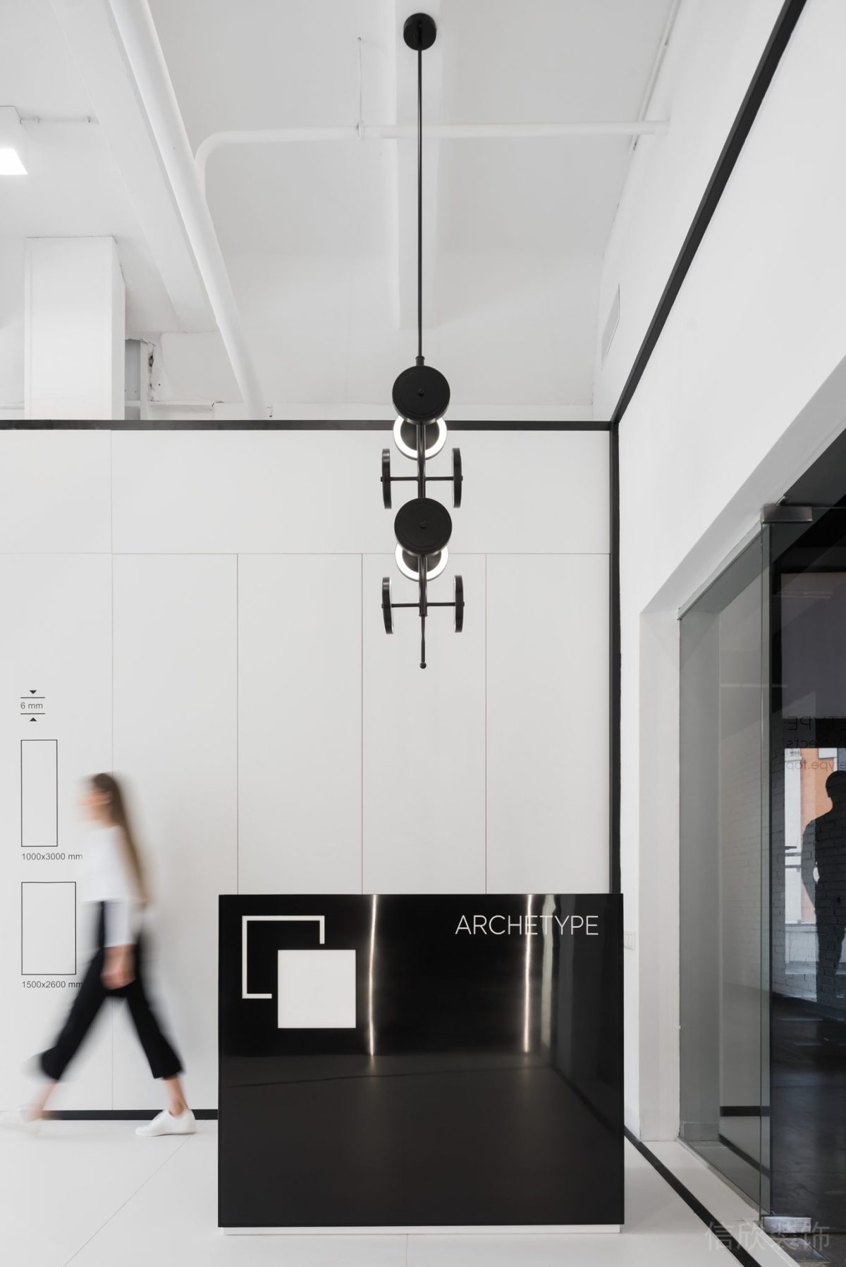 黑白灰簡(jiǎn)約風(fēng)瓷磚展廳接待臺(tái)裝修設(shè)計(jì)