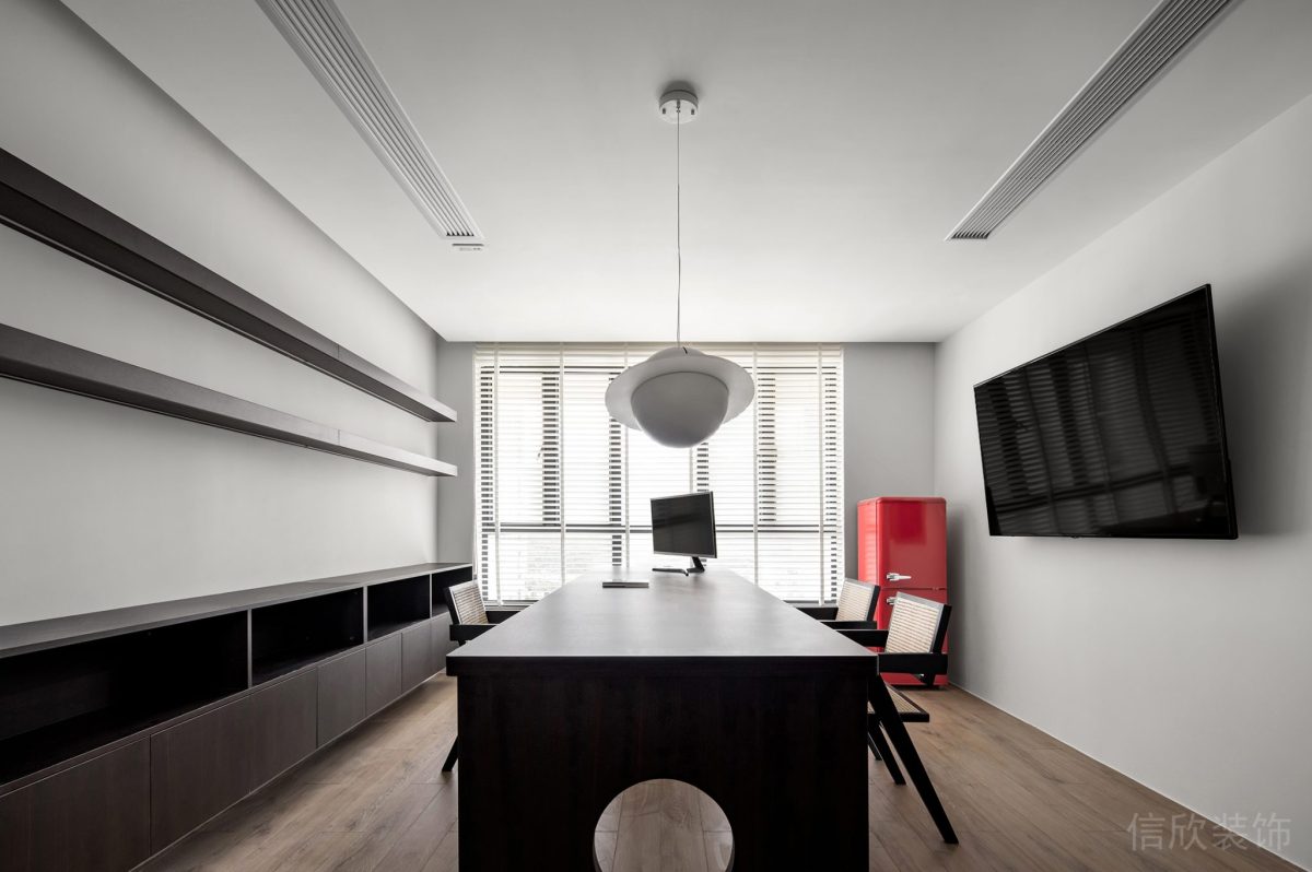 黑白極簡風(fēng)辦公空間物料間裝修設(shè)計(jì)