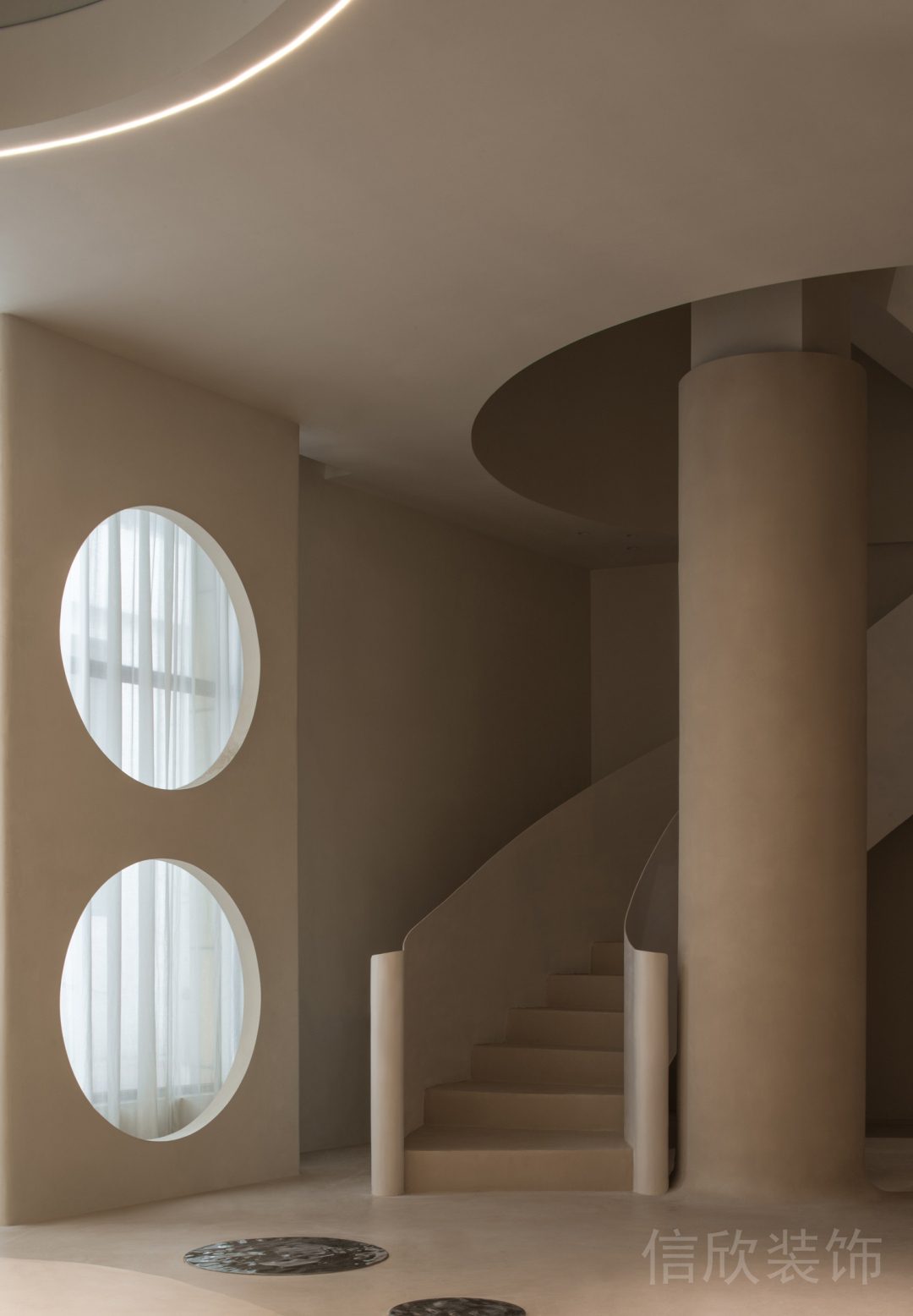 極簡(jiǎn)風(fēng)旋轉(zhuǎn)樓梯弧形設(shè)計(jì)瑜伽機(jī)構(gòu)裝修