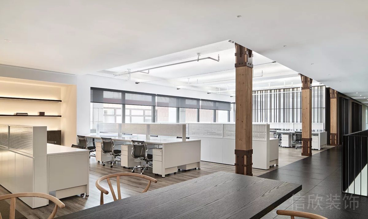 簡(jiǎn)約原木支撐柱搭配原木地板裝修設(shè)計(jì)