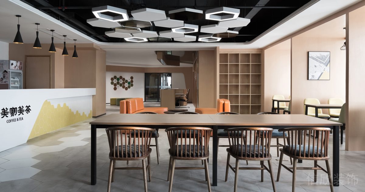 奶茶水吧臺區(qū)域辦公室裝修木質(zhì)墻柜休息區(qū)
