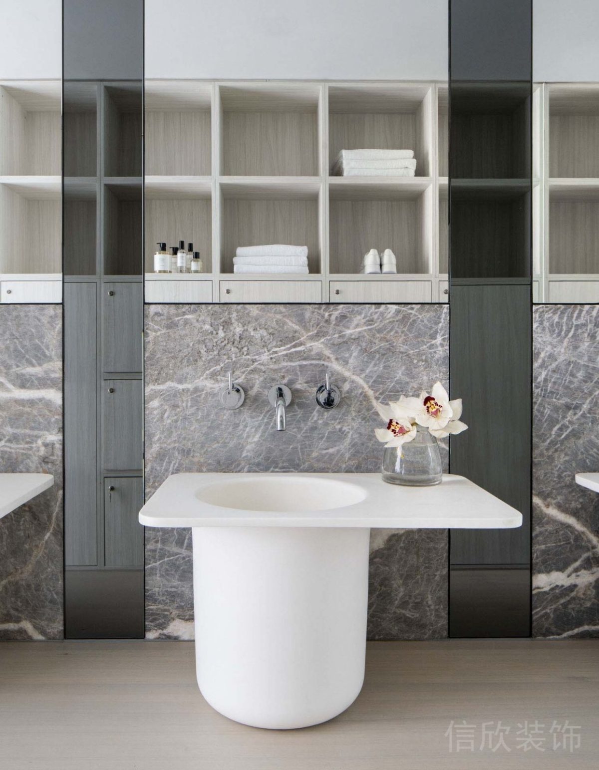 洗手池創(chuàng)意造型設(shè)計玻璃隔斷大理石半墻設(shè)計健身房效果圖