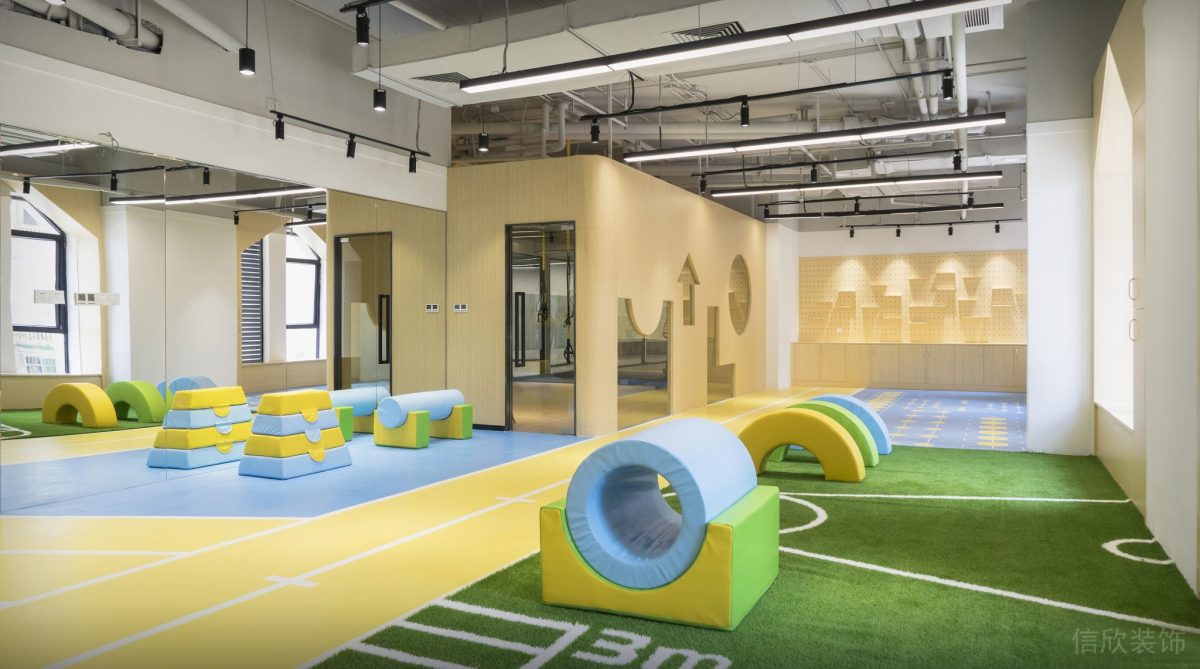 瑜伽培訓(xùn)機(jī)構(gòu)原木雕刻門面裝修