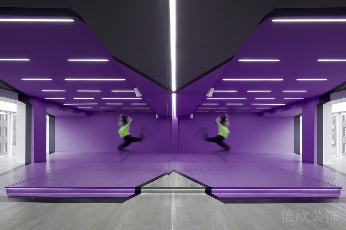 紫色鏡面地臺木質(zhì)瑜伽舞蹈教室設(shè)計(jì)