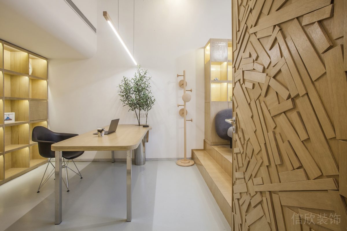 不規(guī)則木質(zhì)門設(shè)計(jì)辦公室裝修總裁辦公室設(shè)計(jì)現(xiàn)代簡約燈飾效果