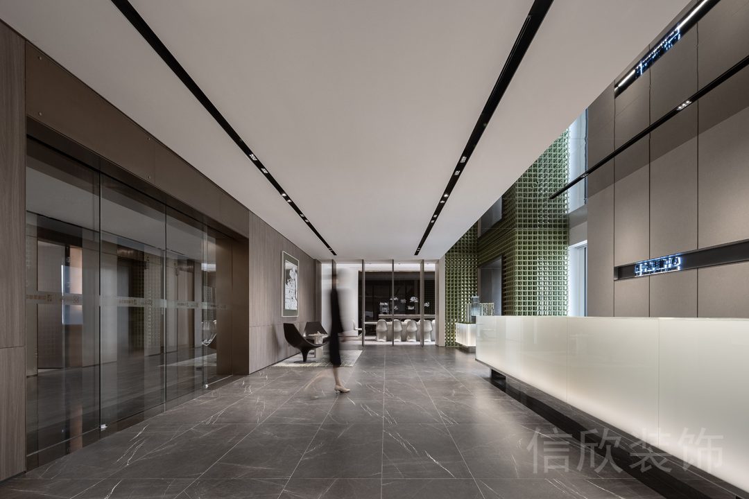 玻璃隔斷效果前臺(tái)區(qū)裝修內(nèi)嵌式射燈效果圖客服中心裝修設(shè)計(jì)