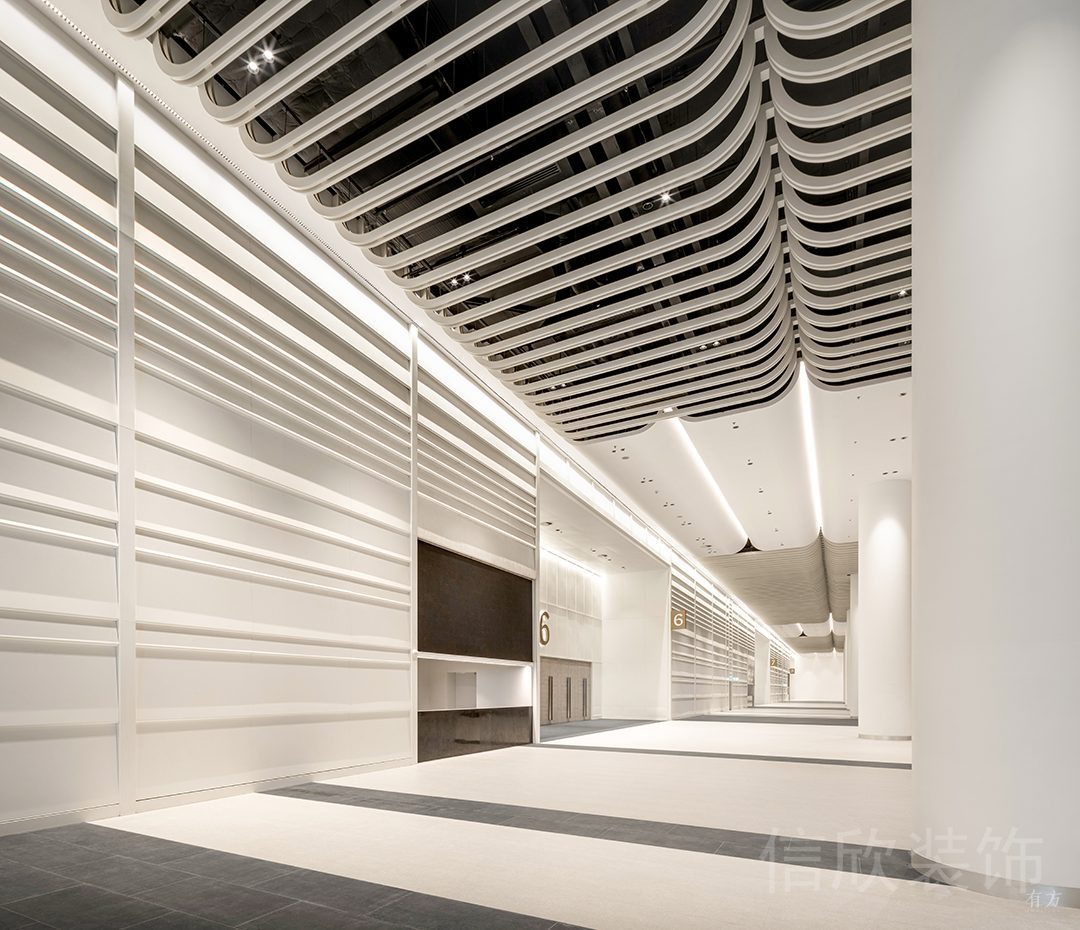 白色天花創(chuàng)意設(shè)計鏤空設(shè)計層次設(shè)計辦公室裝修圖