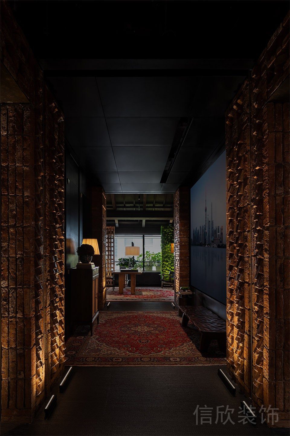 復(fù)古落地式疊加石頭設(shè)計(jì)復(fù)古萬花筒圖案地毯辦公室走廊裝修