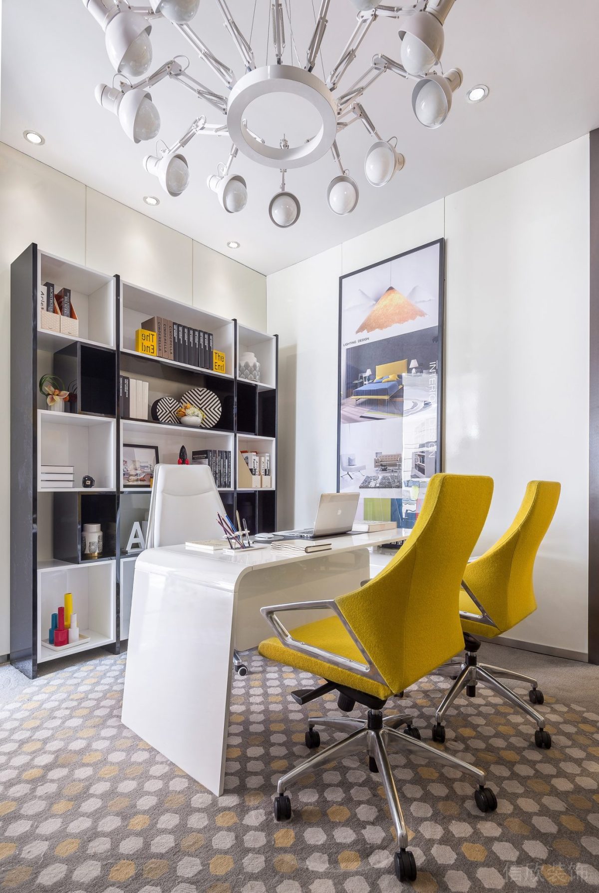 黃色皮革沙發(fā)辦公室裝修效果圖簡約風(fēng)墻柜定制設(shè)計(jì)