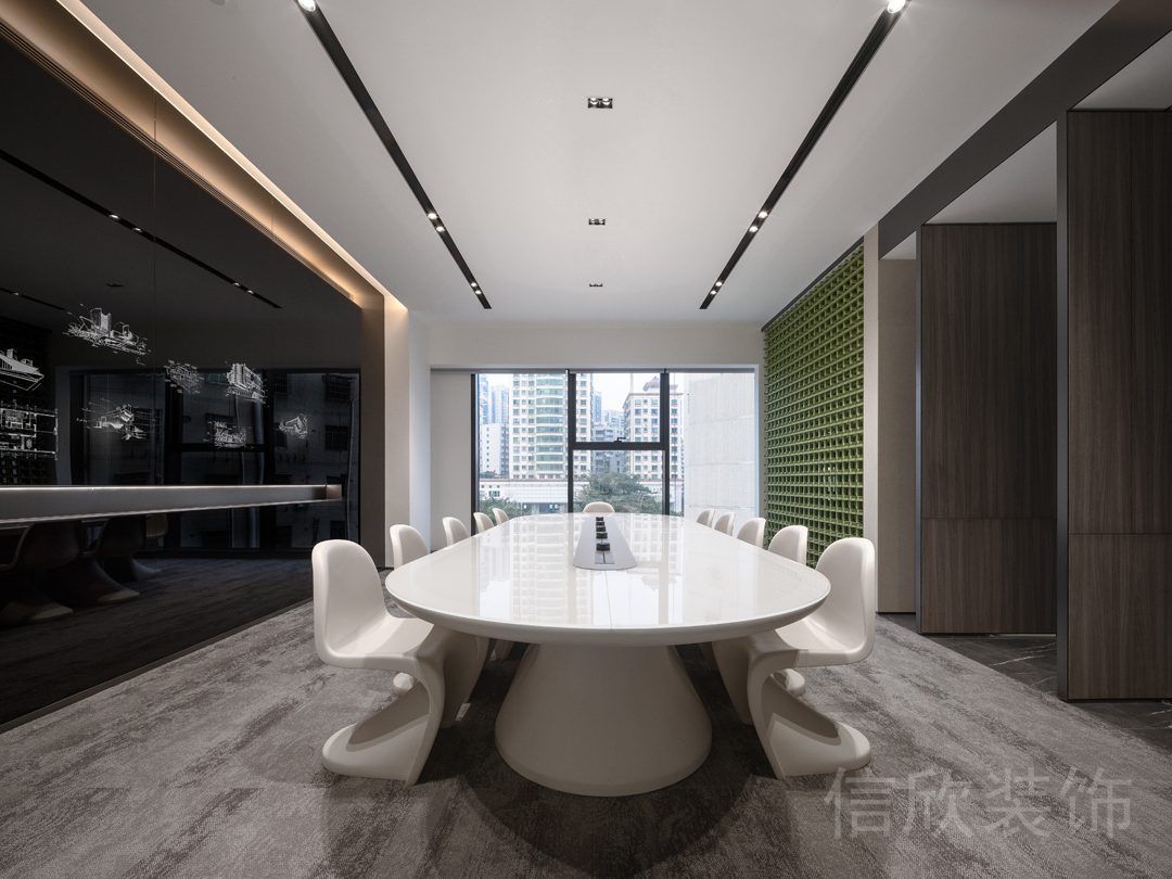 會(huì)議室裝修設(shè)計(jì)直線式長(zhǎng)桌效果地毯裝修木飾面偏軸門(mén)琺瑯板材裝修