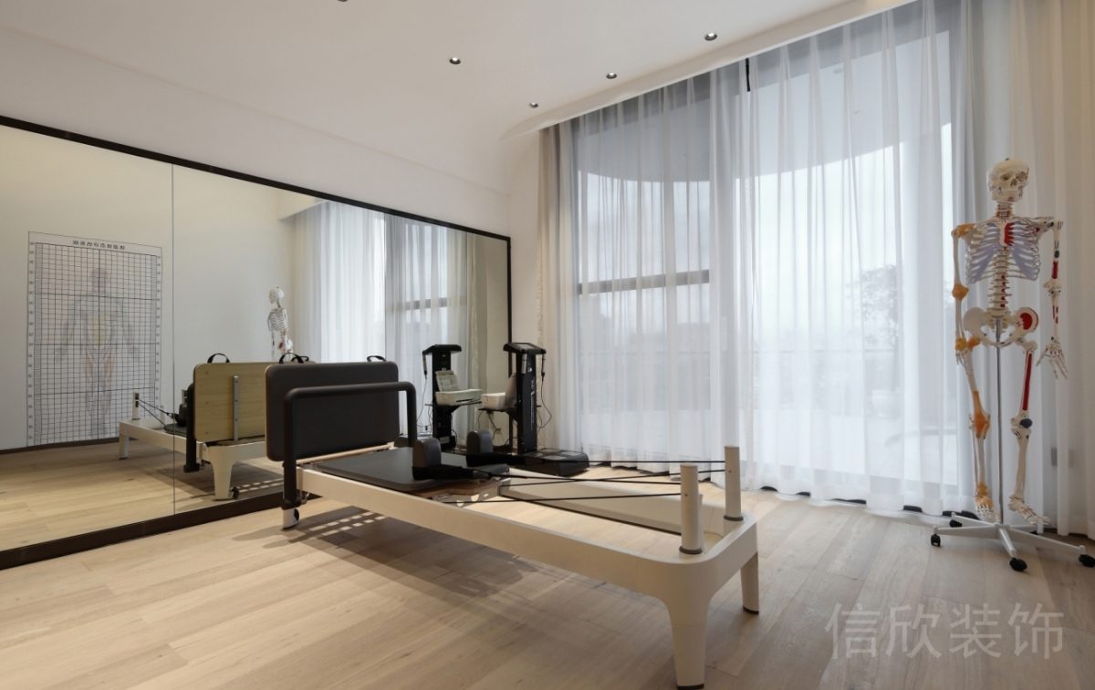 康復(fù)中心裝修普拉提瑜伽訓(xùn)練培訓(xùn)機構(gòu)裝修設(shè)計教室實木效果圖