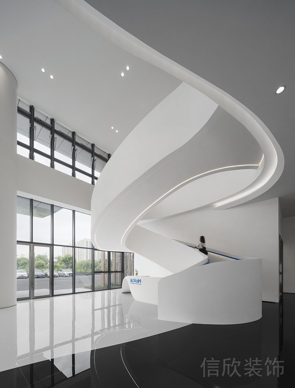 旋轉(zhuǎn)樓梯裝修辦公室過道極簡風(fēng)燈飾設(shè)計(jì)瓷磚大理石效果