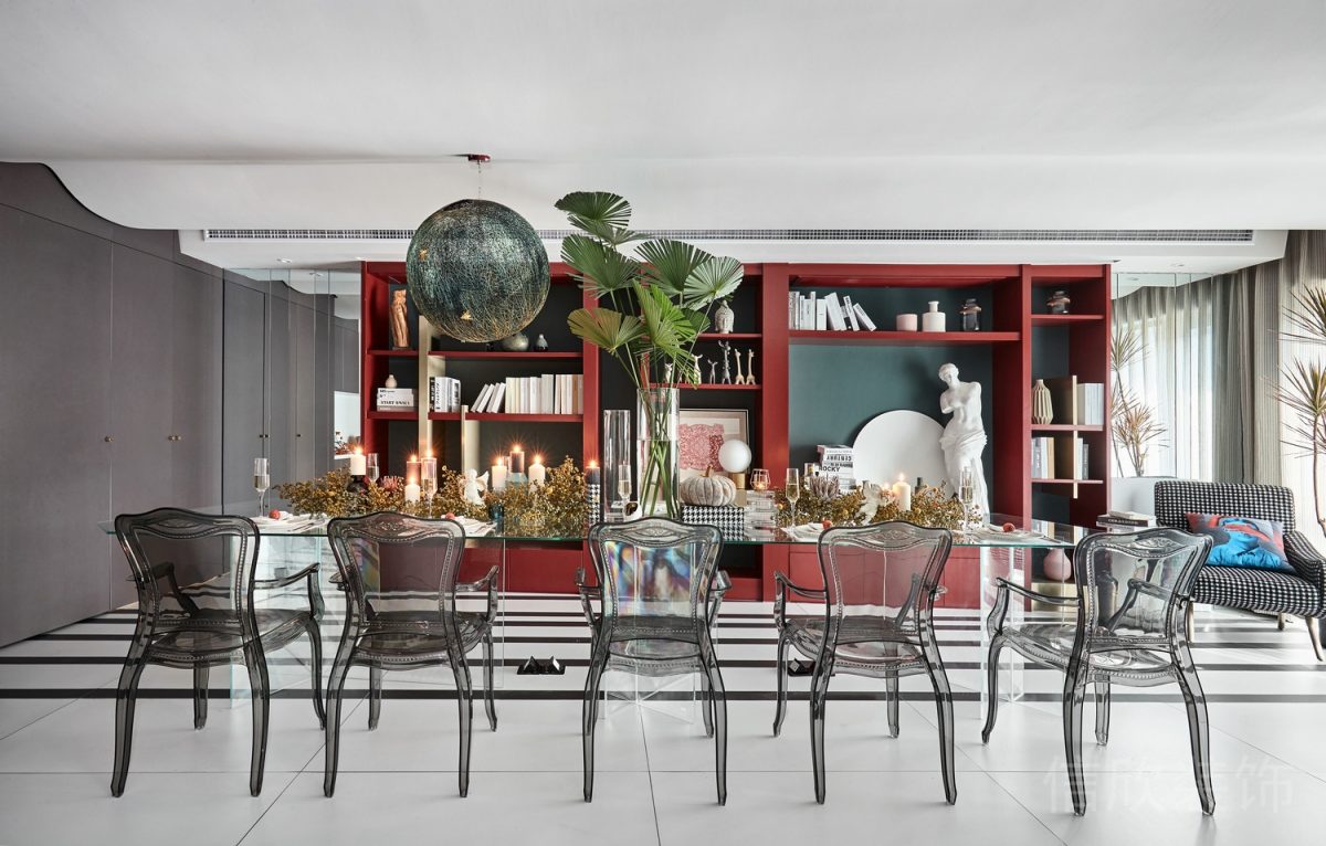 亞克力灰色透色凳子直線長桌餐廳設計全屋定制就餐區(qū)裝修