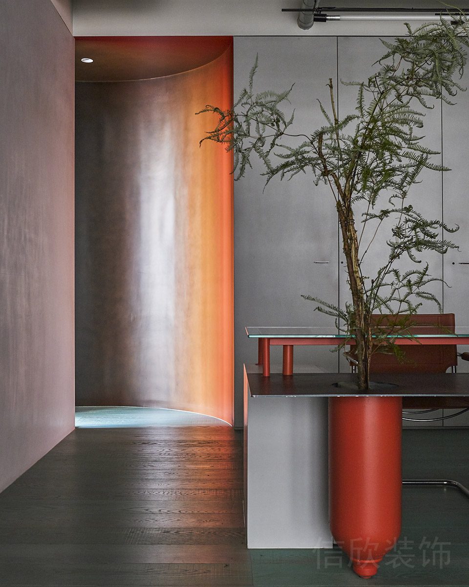 辦公室設(shè)計弧線墻體pvc材質(zhì)設(shè)計紅色桌柱設(shè)計圖