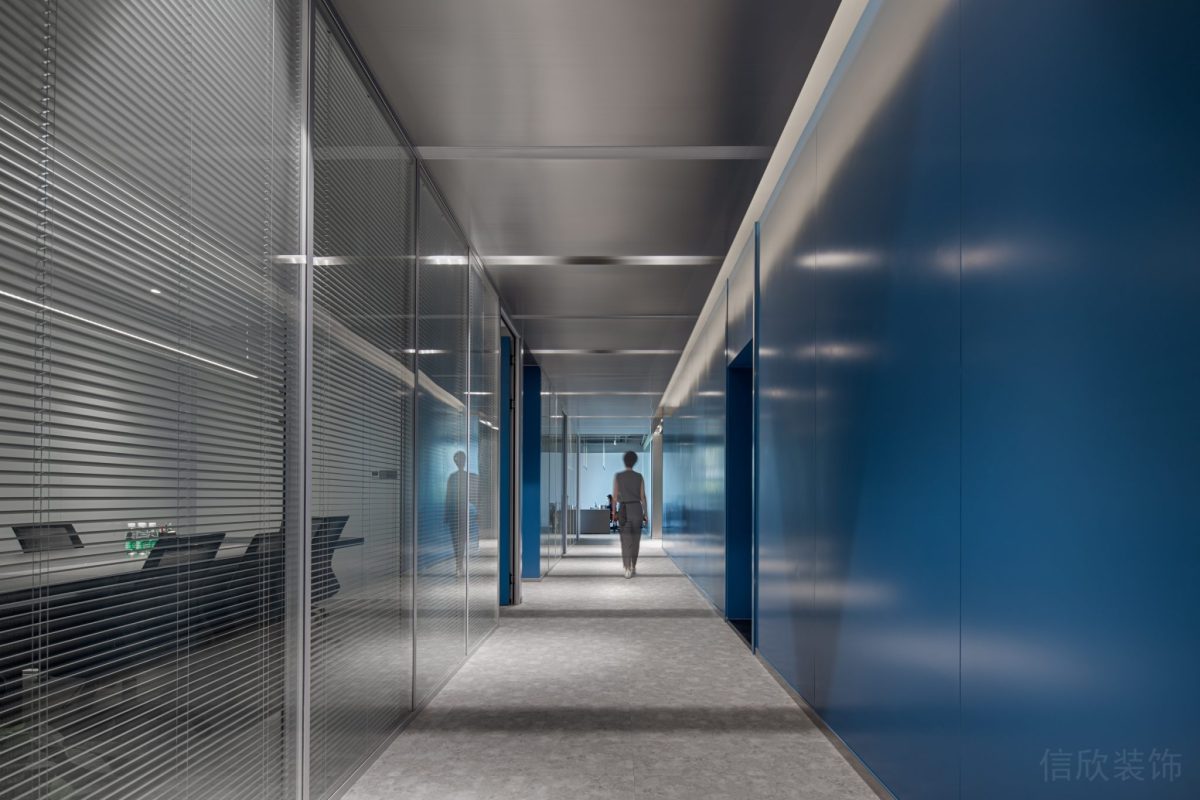 藍(lán)色設(shè)計(jì)墻體效果圖裝修百葉窗設(shè)計(jì)過(guò)道辦公室