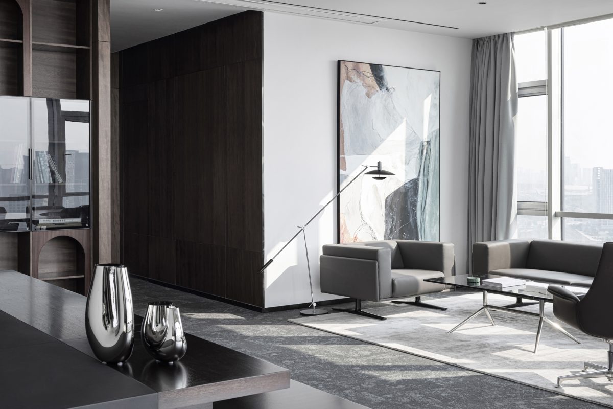 現(xiàn)代簡約風(fēng)木飾面走廊墻體設(shè)計大廳休息區(qū)地毯效果