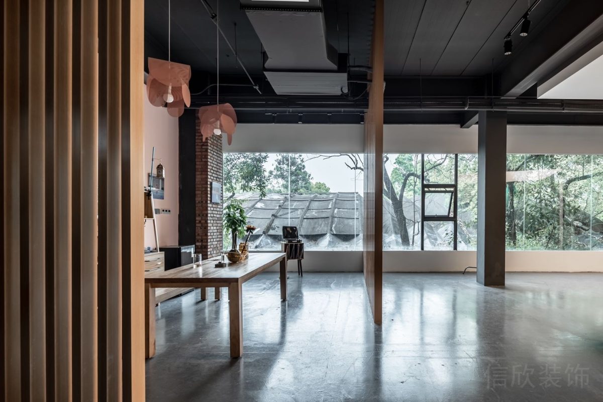 辦公室pvc地板過道效果木質(zhì)鏤空墻體效果裝修天花效果