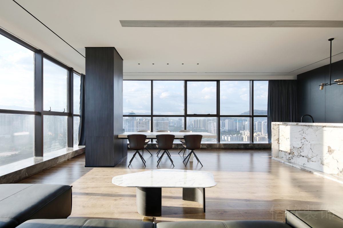 開放式員工休息區(qū)黑白色調(diào)木質(zhì)地板茶水間瓷磚大理石半墻長桌裝修辦公室