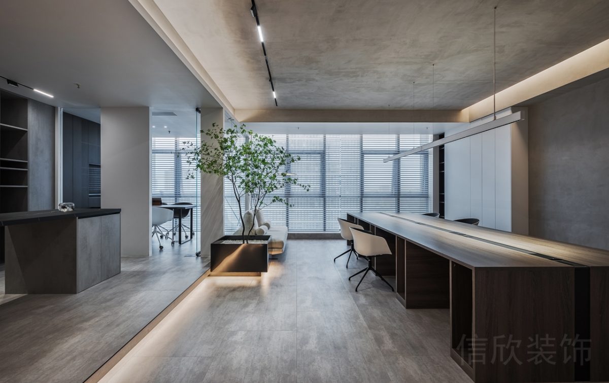 小型工作室裝修設(shè)計直線式長桌木質(zhì)會議室環(huán)形工業(yè)風效果