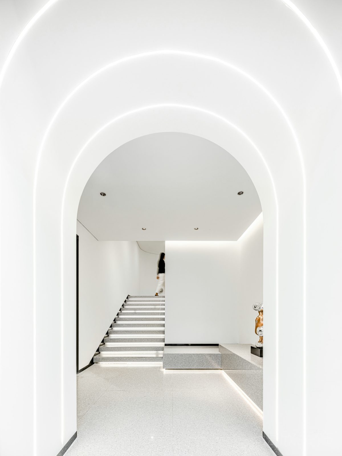 拱形過道辦公室裝修設(shè)計(jì)燈飾設(shè)計(jì)大理石過道效果