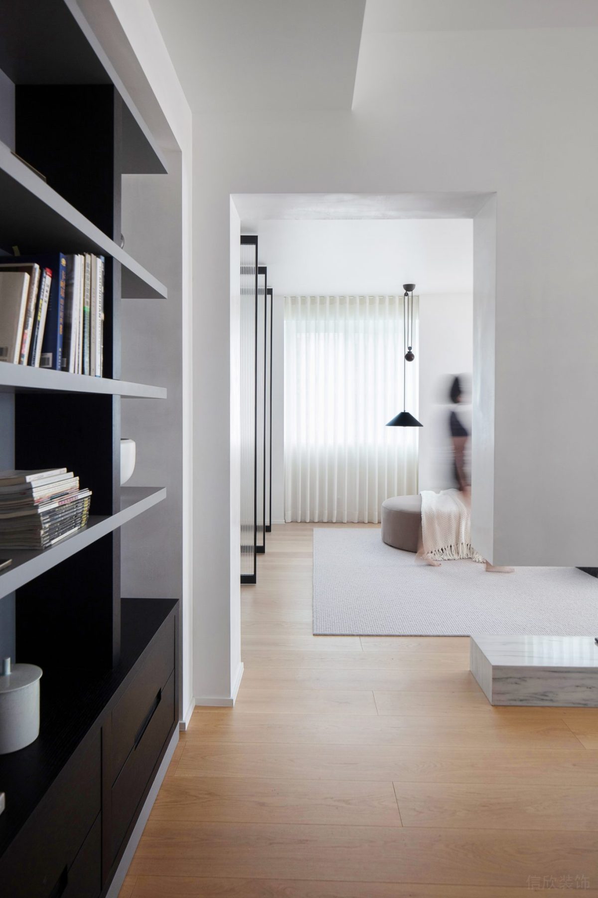 黑白色調(diào)辦公室裝修設(shè)計(jì)效果書房設(shè)計(jì)家裝設(shè)計(jì)現(xiàn)代經(jīng)典設(shè)計(jì)