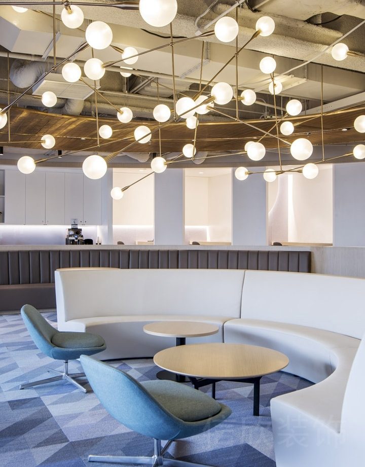 環(huán)形辦公室休息區(qū)裝修設(shè)計(jì)效果天花星空辦公室燈飾設(shè)計(jì)led暖色燈效果