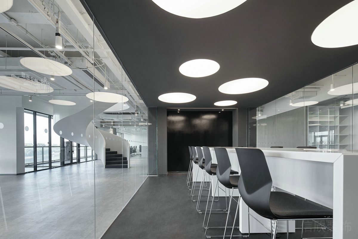 會(huì)議室裝修設(shè)計(jì)天花燈飾設(shè)計(jì)led圓形波點(diǎn)玻璃隔斷圖