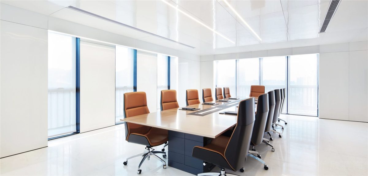 真皮沙發(fā)裝修設(shè)計效果白色天花燈帶直線式設(shè)計深圳現(xiàn)代簡約風(fēng)裝修